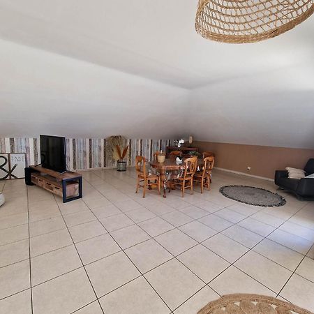 Appartement Villa Sur Le Toit, Vue Mer Saint-Gilles Les Bains Exterior photo