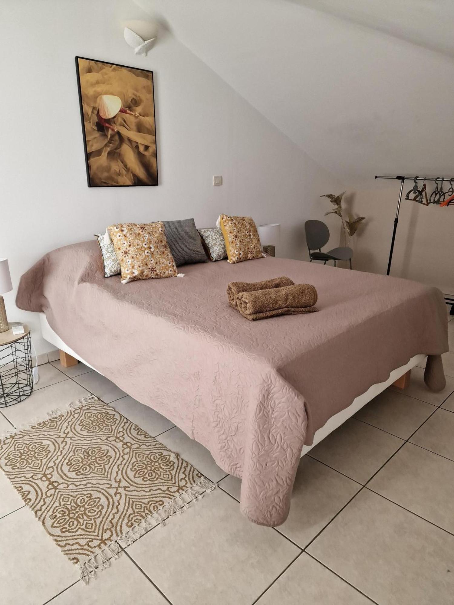 Appartement Villa Sur Le Toit, Vue Mer Saint-Gilles Les Bains Exterior photo