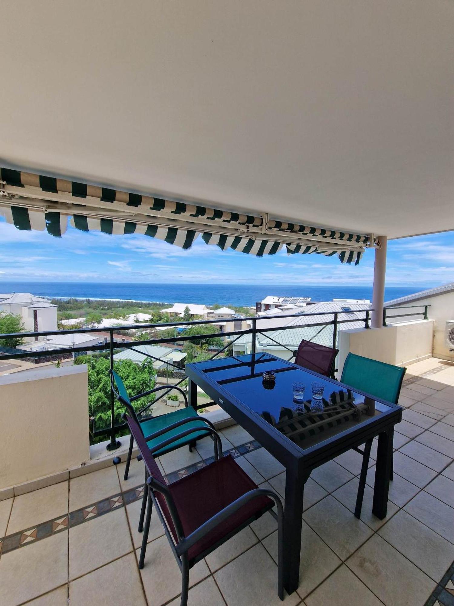 Appartement Villa Sur Le Toit, Vue Mer Saint-Gilles Les Bains Exterior photo