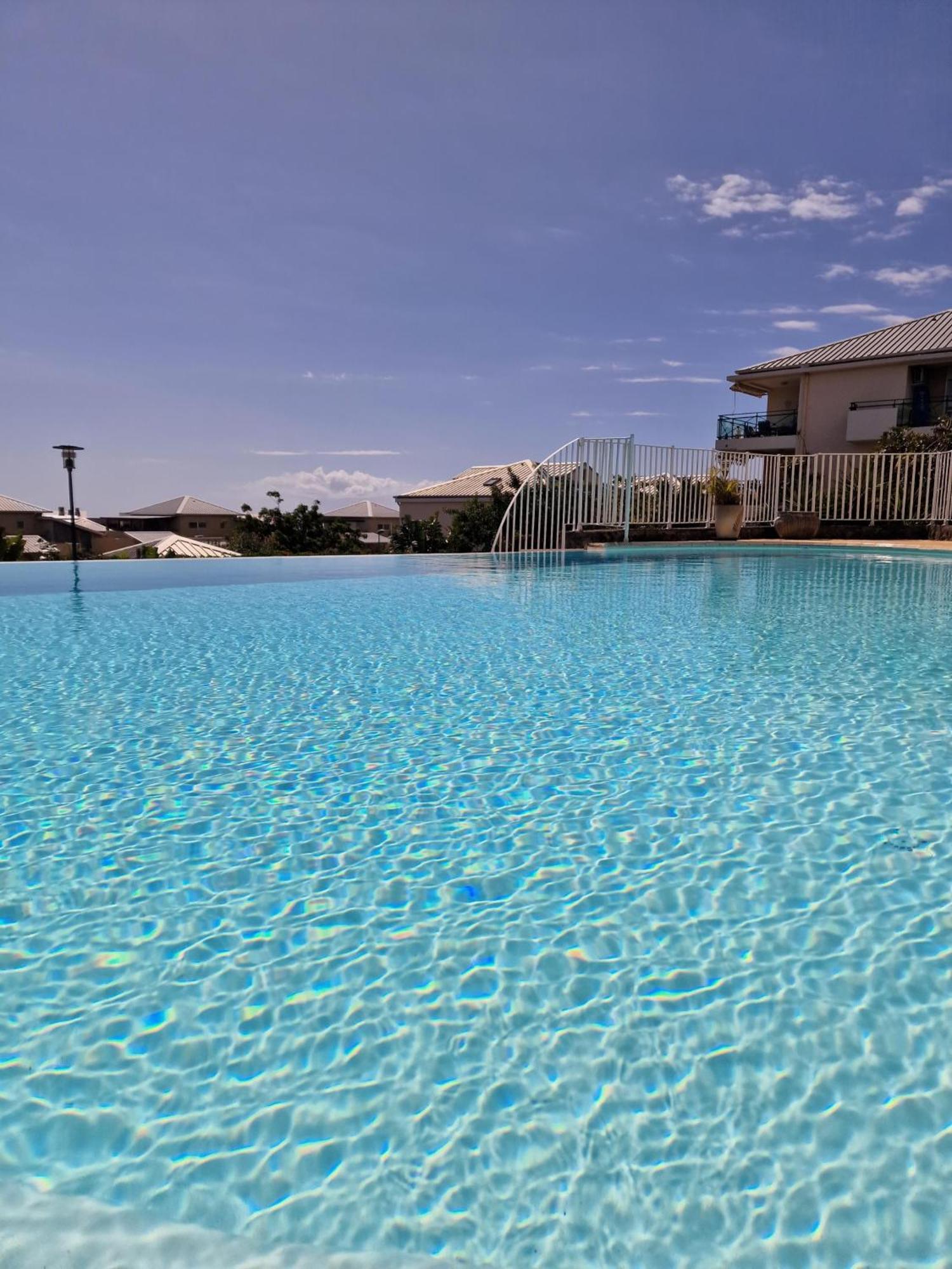 Appartement Villa Sur Le Toit, Vue Mer Saint-Gilles Les Bains Exterior photo